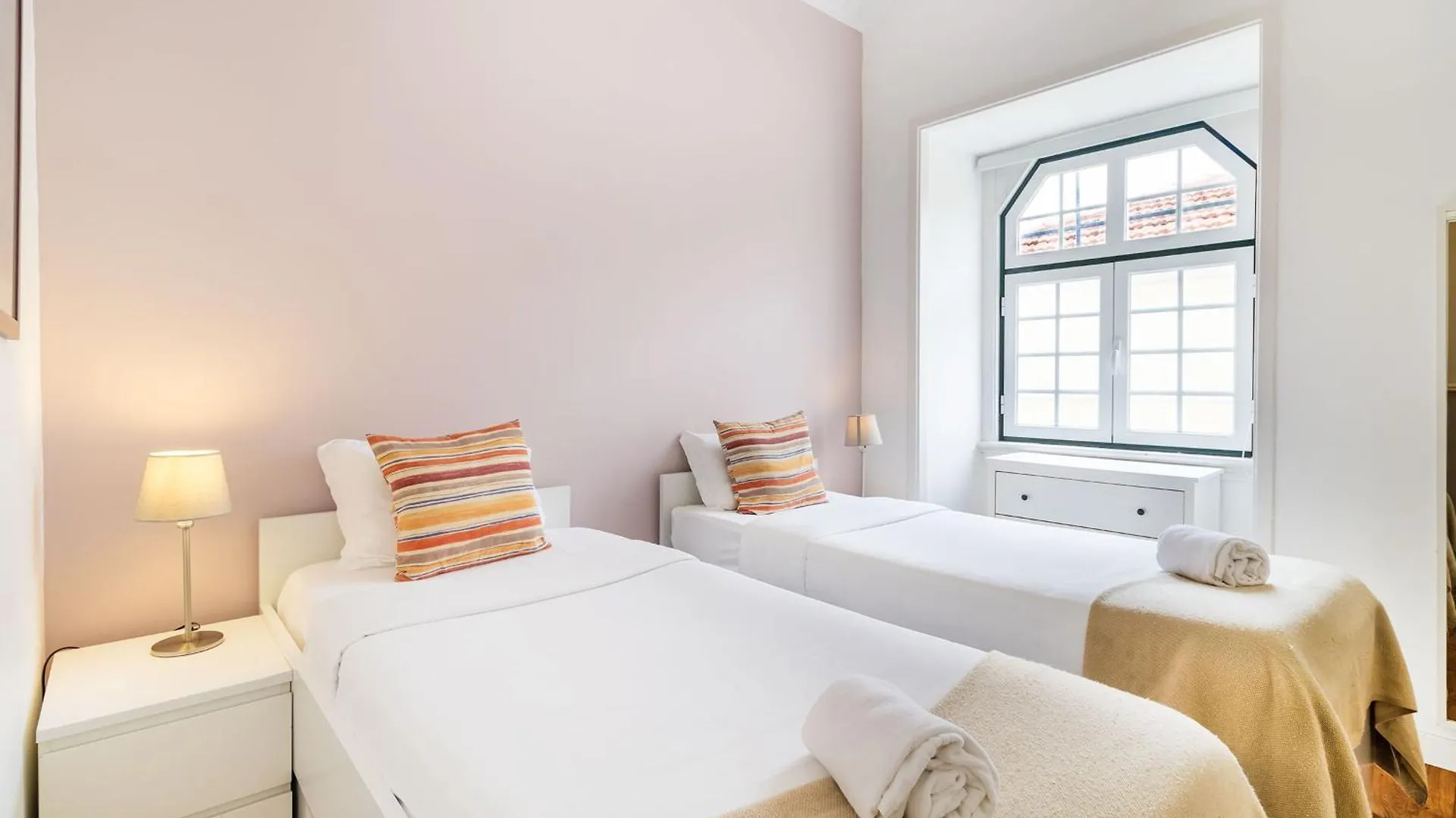 Chagas 17 By Central Hill Apartments