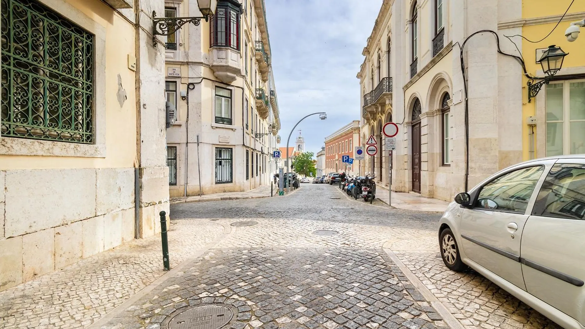 Chagas 17 By Central Hill Apartments Lisboa Portugal