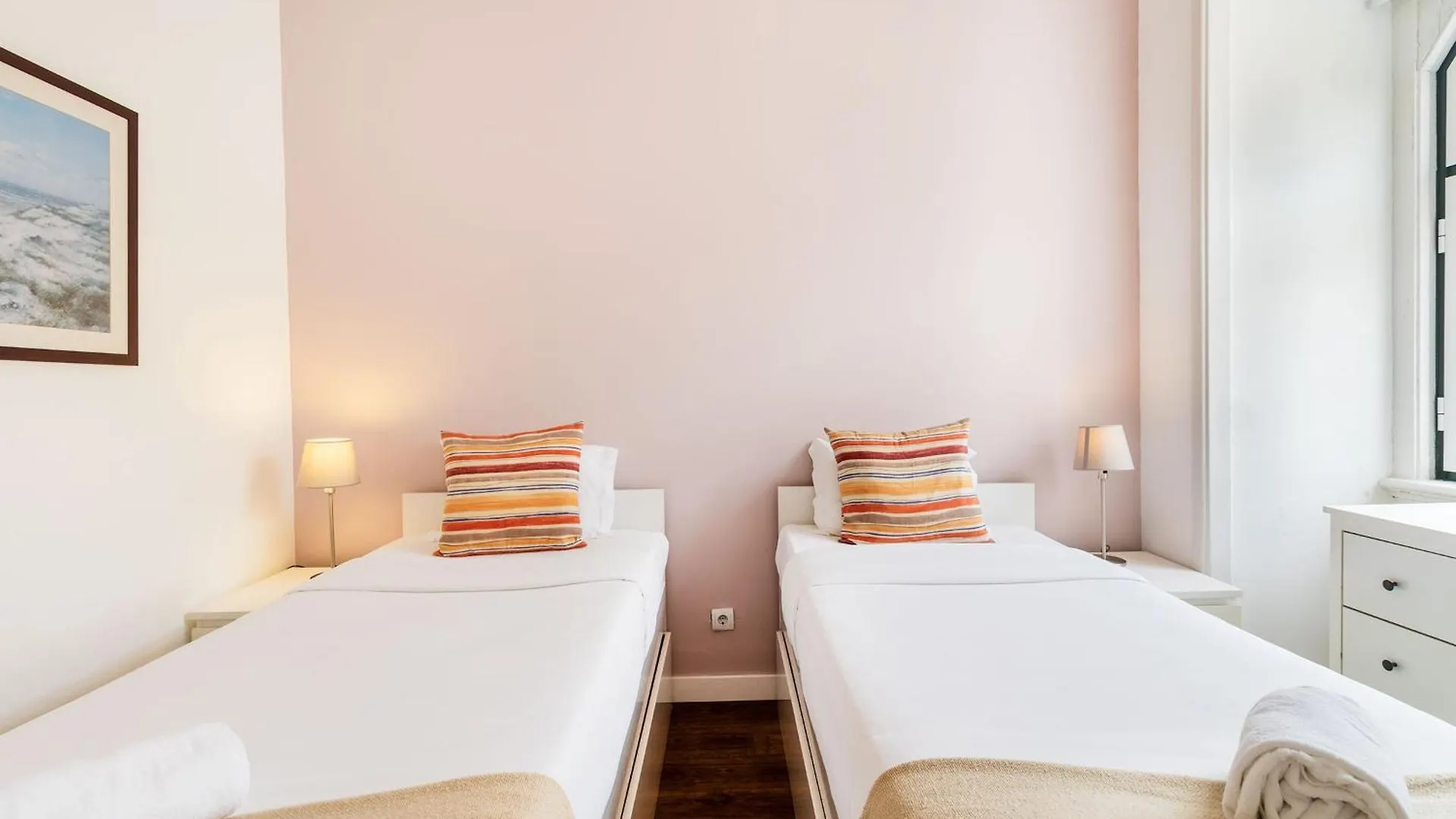 Chagas 17 By Central Hill Apartments 0*, Lisbon